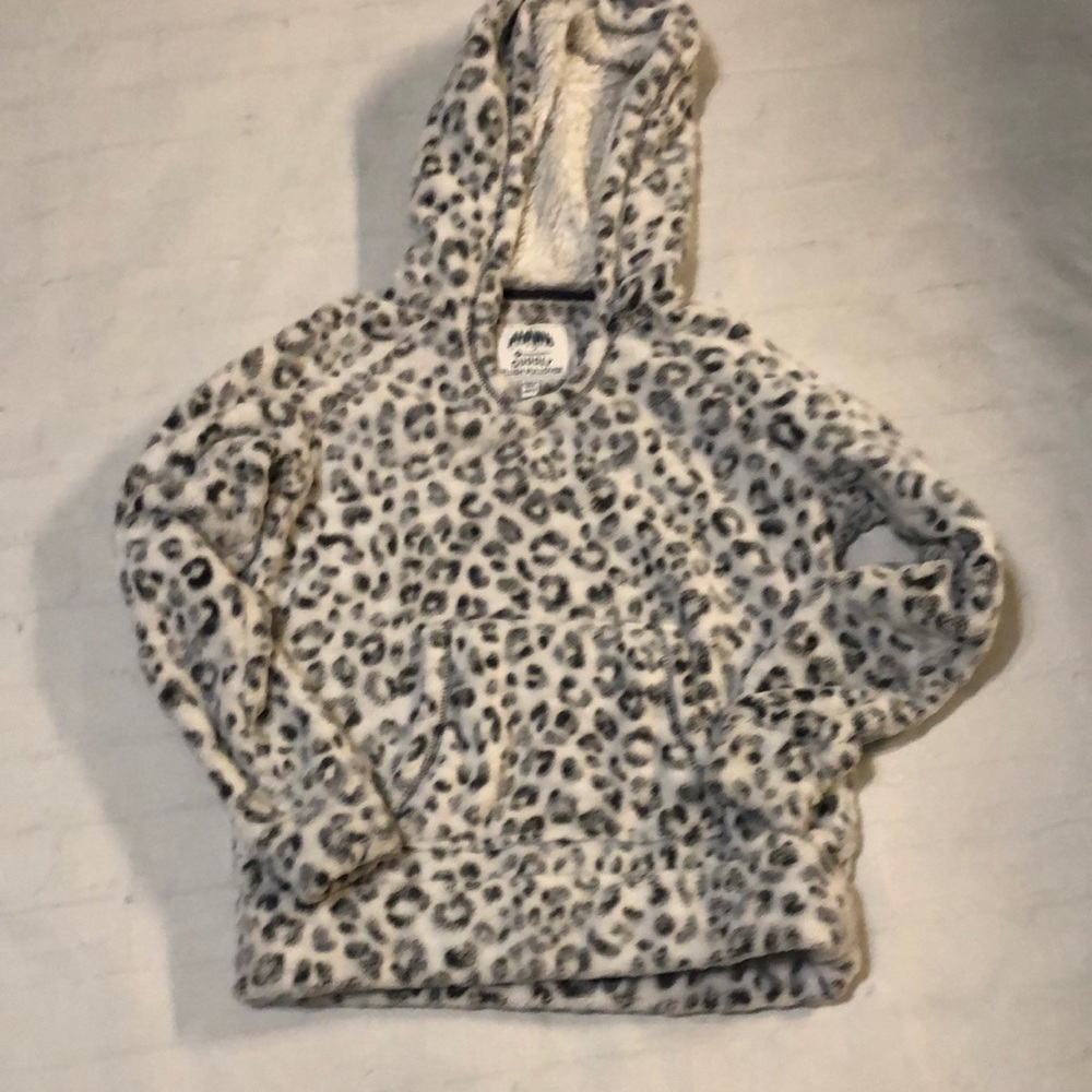 Cuddly plush pullover